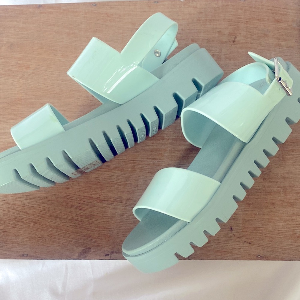ASOS DESIGN Fadey chunky strappy jelly flat sandals size 7 - Picture 3 of 7